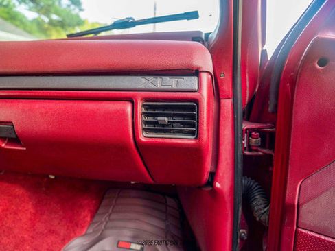 Used 1995 Ford Bronco XLT image 40