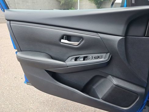 Used 2025 Nissan Sentra SV FWD image 25
