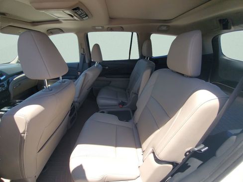 Used 2016 Honda Pilot Elite image 10