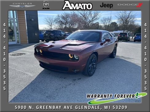 Used 2022 Dodge Challenger SXT w/ Blacktop Package image 1
