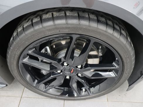 Used 2018 Chevrolet Corvette Stingray Coupe w/ Carbon Flash Badge Package RWD image 3