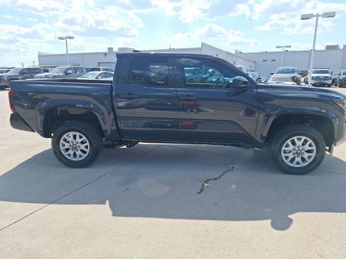 Used 2026 Toyota Tacoma SR AWD/4WD image 7