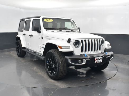 Used 2023 Jeep Wrangler Unlimited Sahara image 5