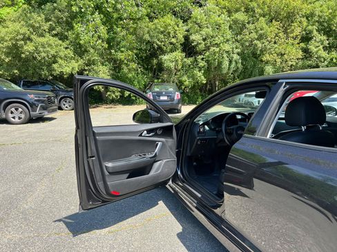 Used 2019 Kia Stinger AWD/4WD image 16