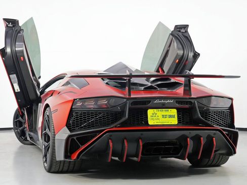 Used 2017 Lamborghini Aventador S image 10