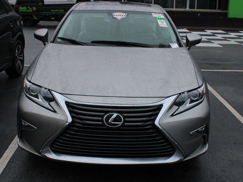 Used 2018 Lexus ES 350 w/ Accessory Package image 2