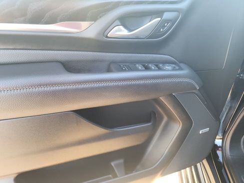 Used 2022 GMC Yukon Denali w/ Advanced Technology Package image 14