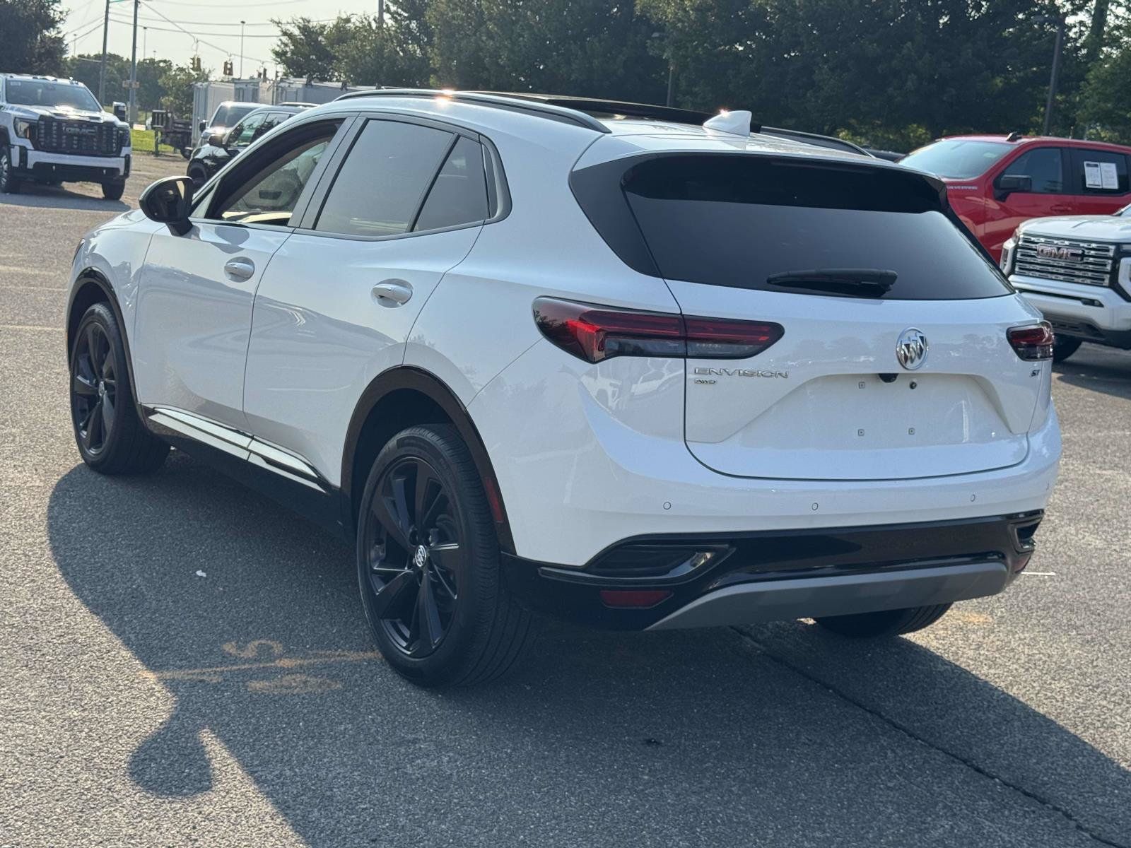 Used 2023 Buick Envision Essence w/ Sport Touring Package AWD/4WD image 5