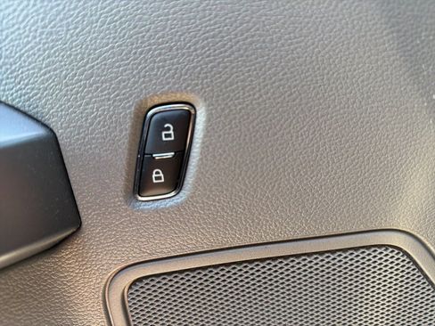 Used 2020 Ford F250 XLT w/ XLT Premium Package image 14