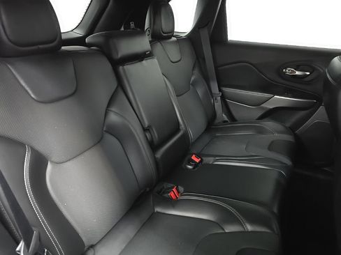 Used 2020 Jeep Cherokee Limited AWD/4WD image 19