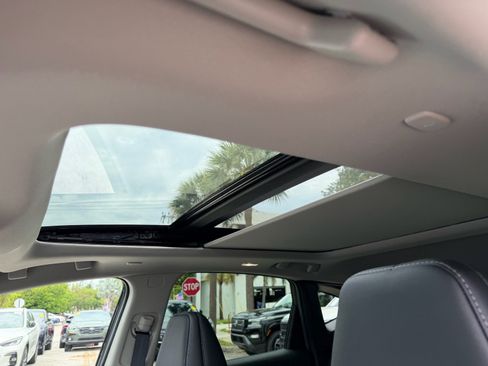 Certified 2025 Nissan Murano SL w/ Cargo Package AWD/4WD image 19