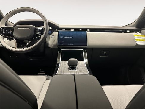 New 2026 Land Rover Range Rover Velar Dynamic SE image 11