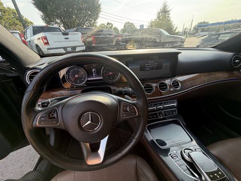 Used 2017 Mercedes-Benz E 300 4MATIC image 11