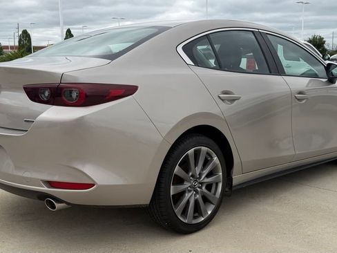 Used 2024 MAZDA MAZDA3 s FWD image 5