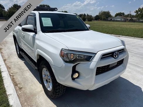 Used 2020 Toyota 4Runner SR5 Premium AWD/4WD image 3
