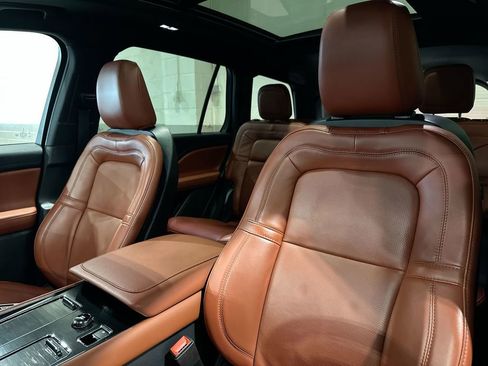 Used 2025 Lincoln Aviator Reserve w/ Illumination Package image 11