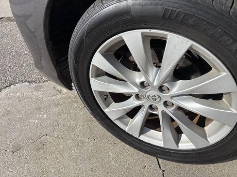 Used 2015 Toyota Venza LE AWD/4WD image 13