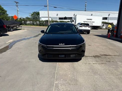 Used 2025 Kia K4 FWD image 2