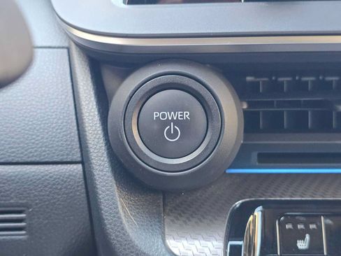 Certified 2026 Toyota Prius XLE FWD image 32