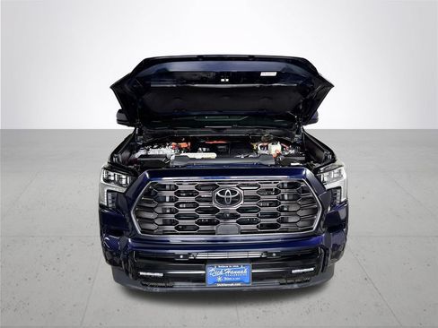 Used 2024 Toyota Sequoia Platinum AWD/4WD image 23