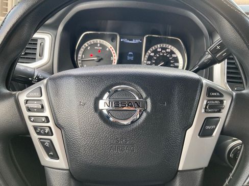 Used 2017 Nissan Titan SV AWD/4WD image 19