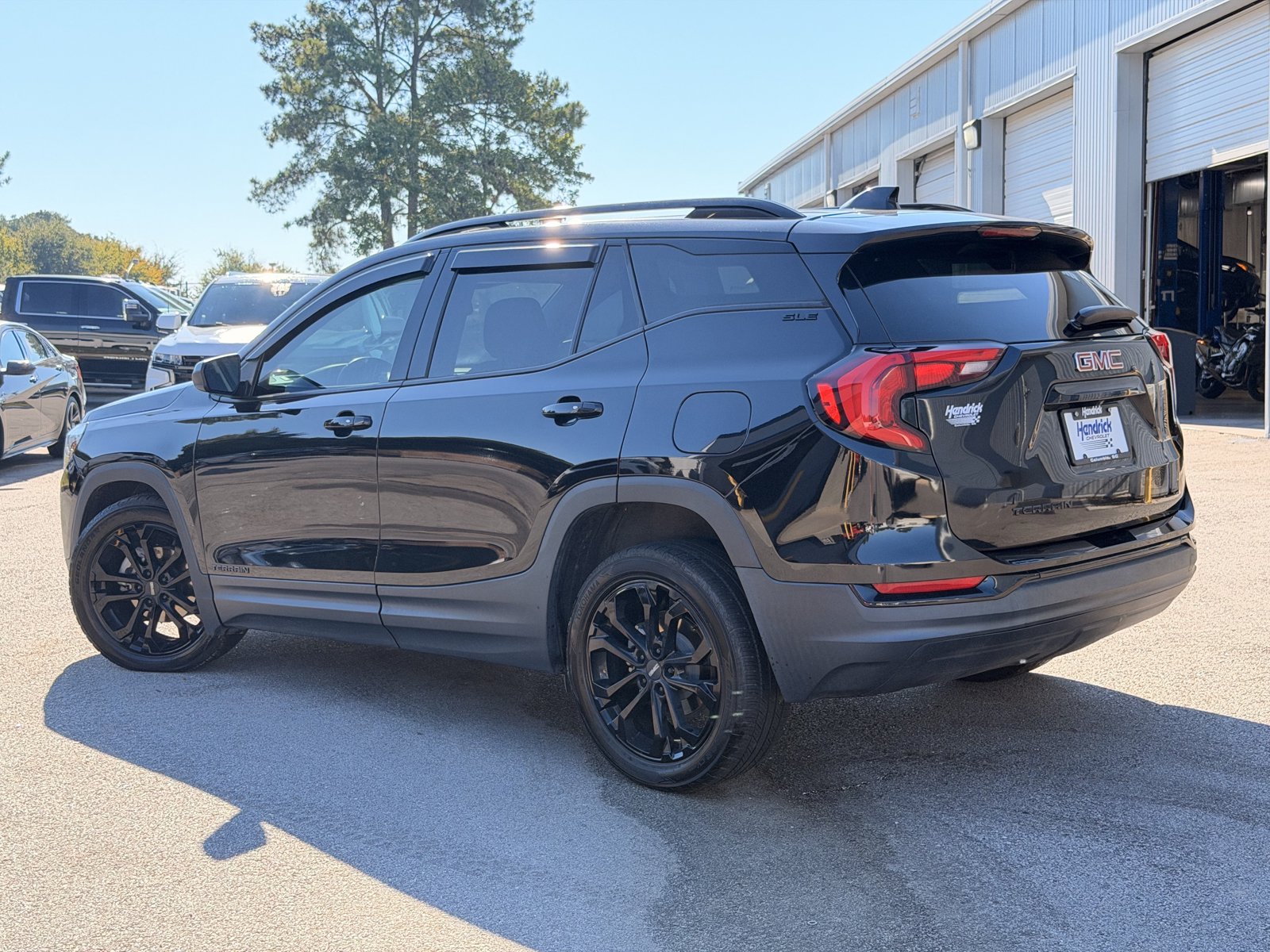 Used 2021 GMC Terrain SLE w/ Driver Convenience Package FWD image 10