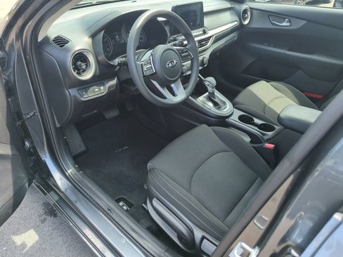 Used 2021 Kia Forte LXS FWD image 11