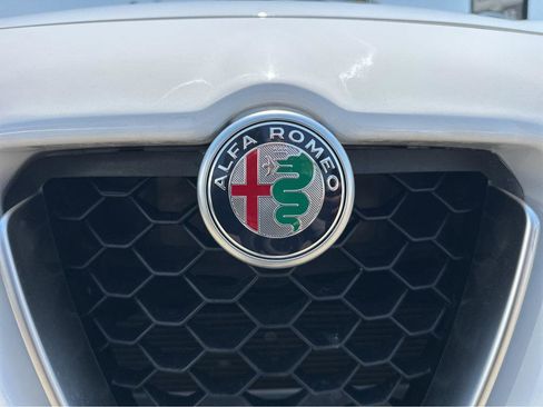 Used 2019 Alfa Romeo Stelvio AWD image 44