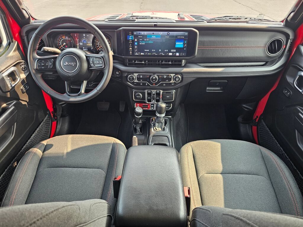 Used 2024 Jeep Wrangler Unlimited Rubicon AWD/4WD image 11