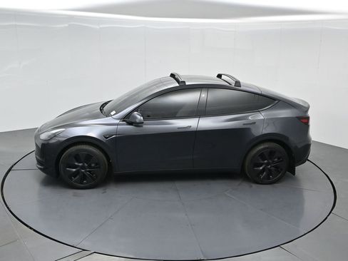 Used 2025 Tesla Model Y Long Range image 57