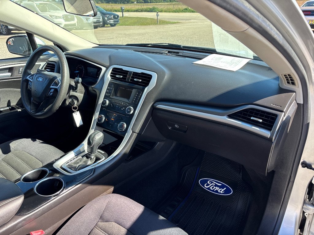 Used 2014 Ford Fusion SE FWD image 23