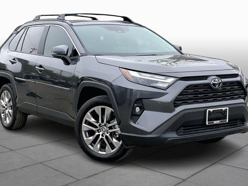 Used 2023 Toyota RAV4 XLE Premium image 2