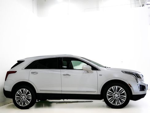 Used 2019 Cadillac XT5 Premium Luxury FWD image 5