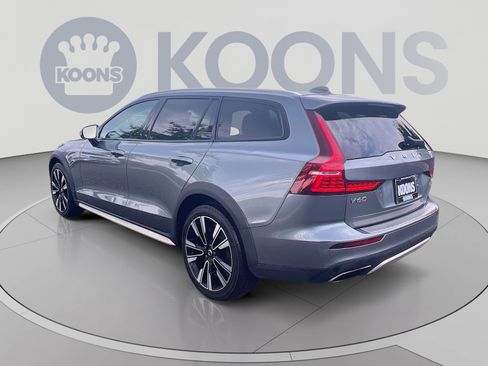 Used 2020 Volvo V60 T5 Cross Country w/ Protection Package Premier AWD/4WD image 4