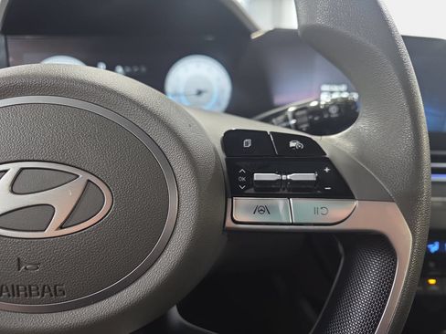 Used 2024 Hyundai Elantra SEL FWD image 17