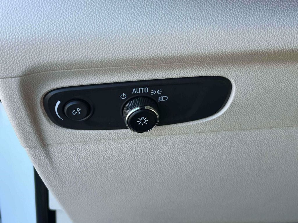 Used 2023 Buick Envision Essence FWD image 29