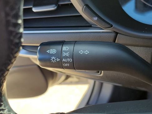 Used 2023 MAZDA MAZDA3 s FWD image 27
