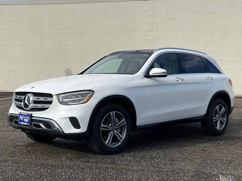 Used 2021 Mercedes-Benz GLC 300 image 2