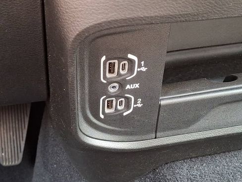 Used 2024 RAM 2500 Big Horn AWD/4WD image 24