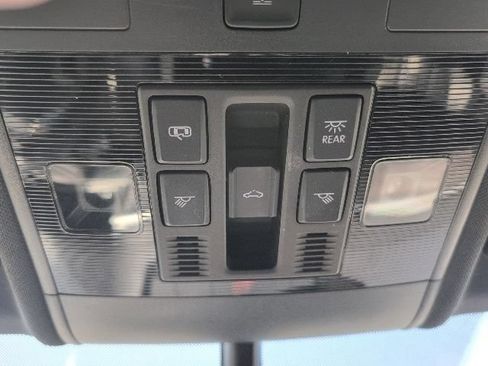 Used 2023 Volkswagen Atlas Cross Sport SE AWD/4WD image 26