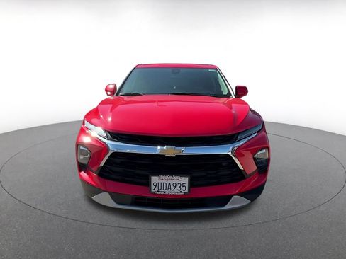 Used 2025 Chevrolet Blazer LT FWD image 4