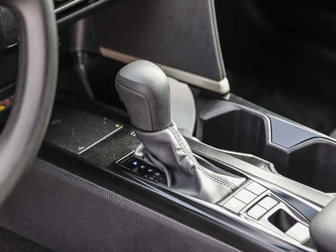 Certified 2025 Toyota Camry LE image 21