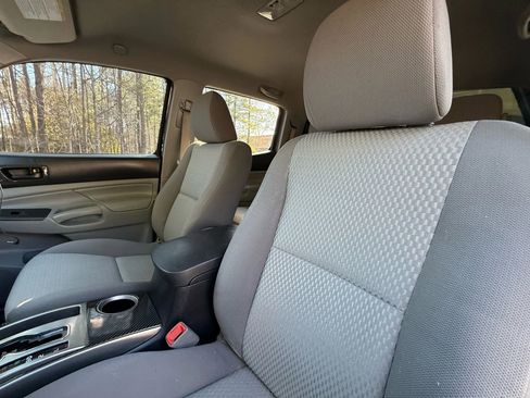 Used 2012 Toyota Tacoma PreRunner w/ SR5 Pkg image 10