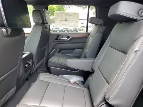 New 2026 GMC Yukon XL Denali w/ Denali Reserve Package AWD/4WD image 11