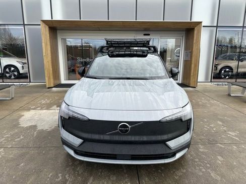 New 2026 Volvo EX30 Cross Country Ultra image 4