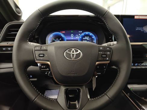 New 2025 Toyota Crown Signia image 23