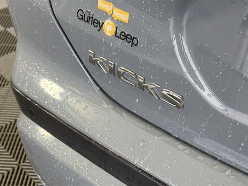 Used 2024 Nissan Kicks SR w/ SR Premium Package FWD image 15