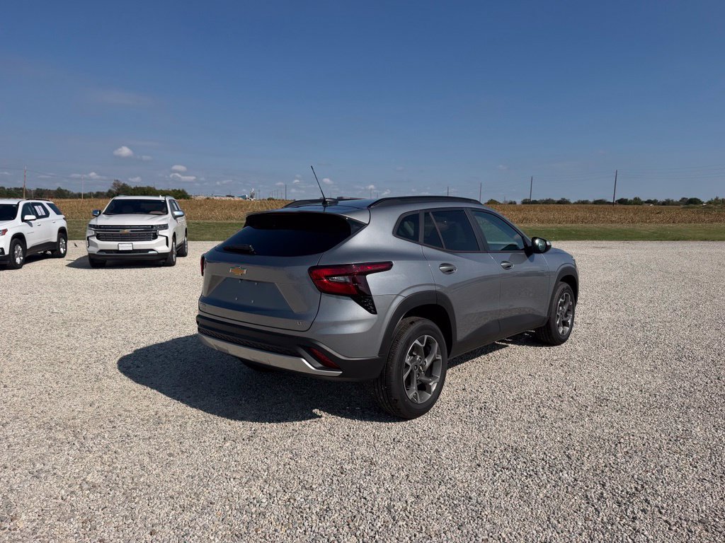 New 2026 Chevrolet Trax LT w/ Driver Confidence Package FWD image 3