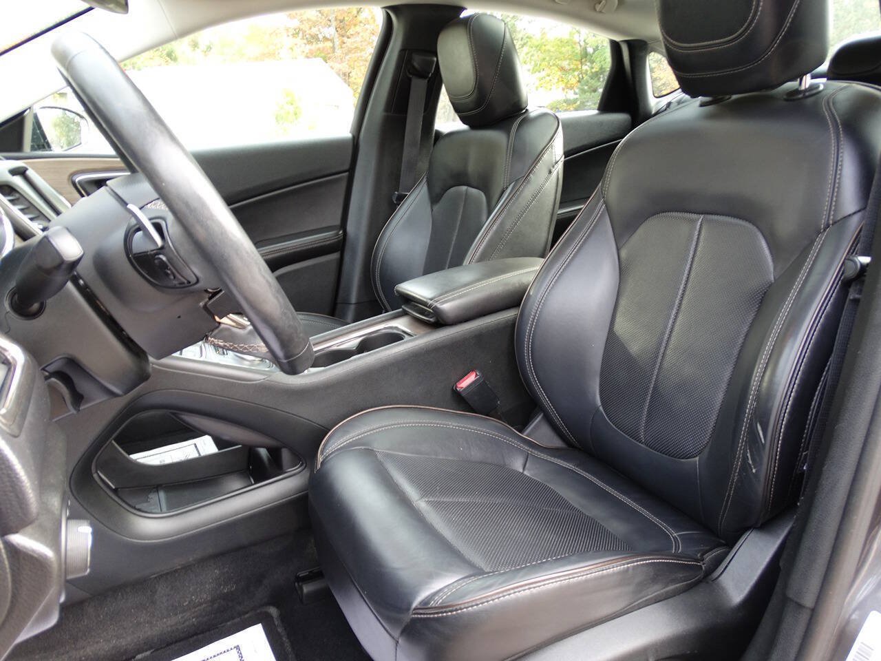 Used 2015 Chrysler 200 C w/ Safetytec Group FWD image 2