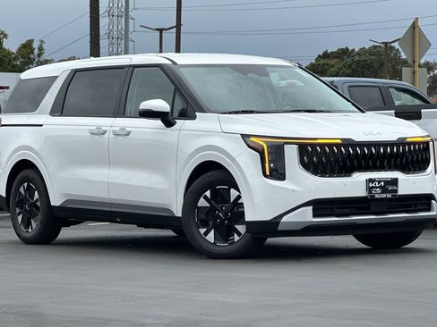 New 2026 Kia Carnival LXS image 2